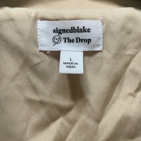 Cropped Beige Utility Blazer with Belted Hem - Picture 7 of 7